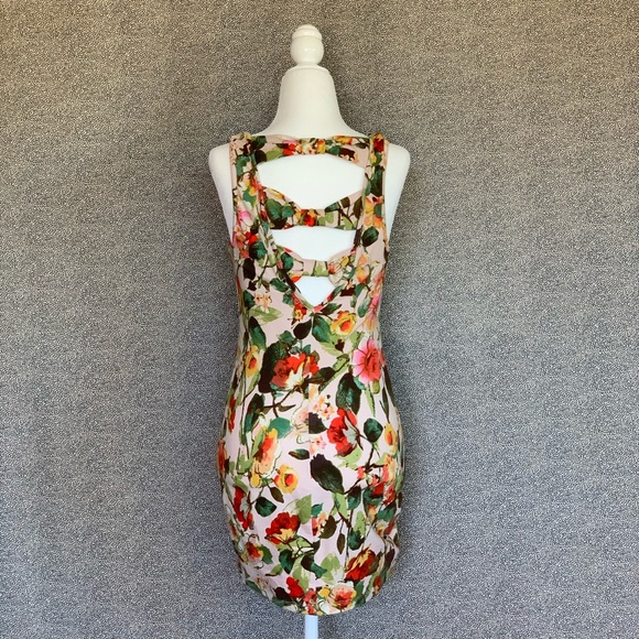 💫✨Floral Mini Dress with Bow Back Detail✨💫 - Picture 3 of 4